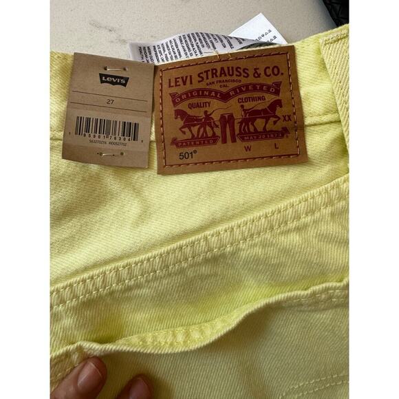 Levi’s 501 Butter Yellow Jean Shorts Size 27 - Picture 4 of 4